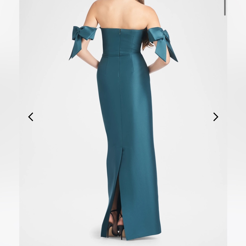 Sachin & Babi Marlena Off-Shoulder Bow Column Gown 6 NWT - Picture 2 of 4